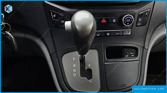 HYUNDAI STAREX 12-SEATER WAGON