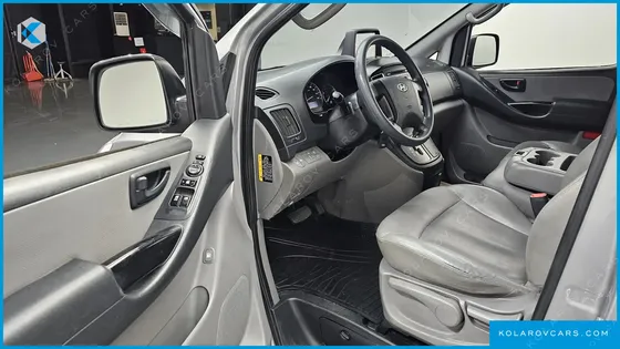 HYUNDAI STAREX 12-SEATER WAGON