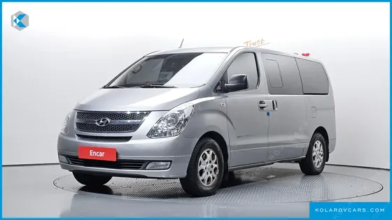 HYUNDAI STAREX 5-SEATER VAN