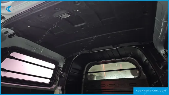 HYUNDAI STAREX 5-SEATER VAN