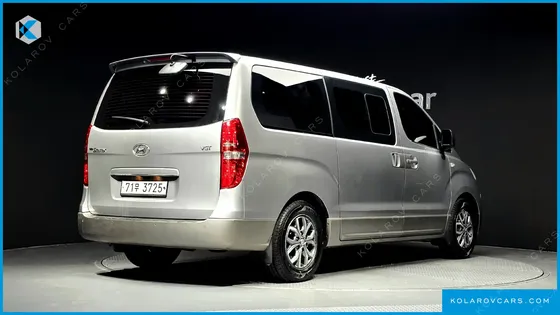 HYUNDAI STAREX 11-SEATER WAGON