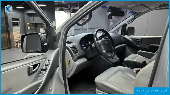 HYUNDAI STAREX 11-SEATER WAGON