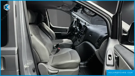 HYUNDAI STAREX 11-SEATER WAGON