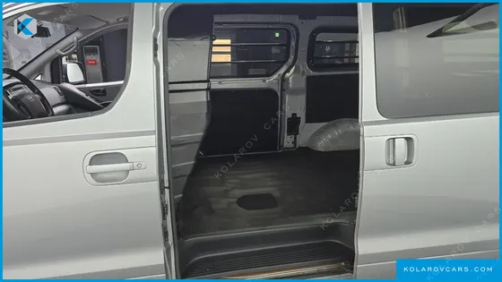 HYUNDAI STAREX 3-SEATER VAN