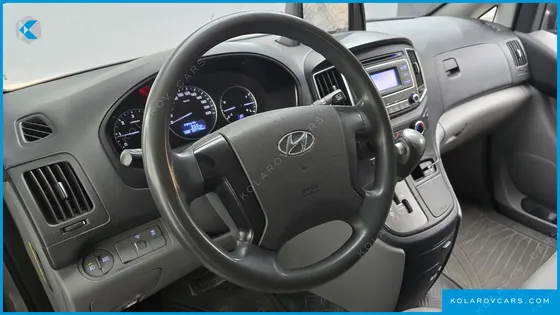 HYUNDAI STAREX 3-SEATER VAN