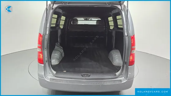 HYUNDAI STAREX 3-SEATER VAN