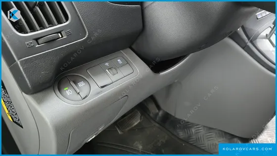 HYUNDAI STAREX 3-SEATER VAN