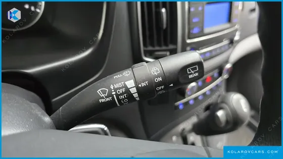HYUNDAI STAREX 3-SEATER VAN