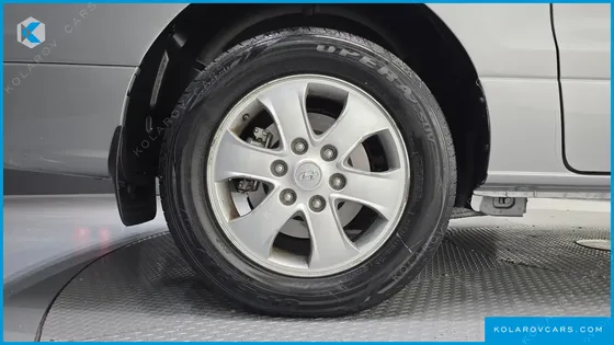 HYUNDAI STAREX 4WD 12-SEATER WAGON