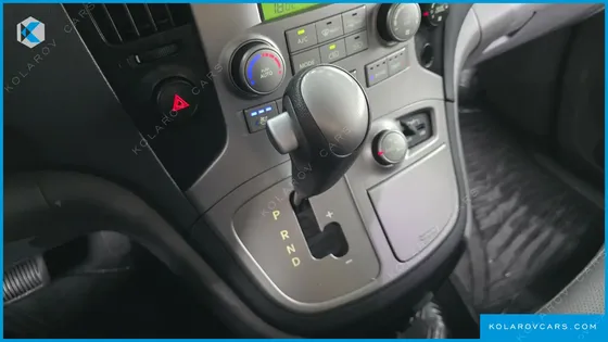HYUNDAI STAREX 4WD 12-SEATER WAGON