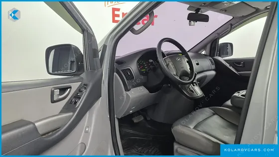 HYUNDAI STAREX 12-SEATER WAGON