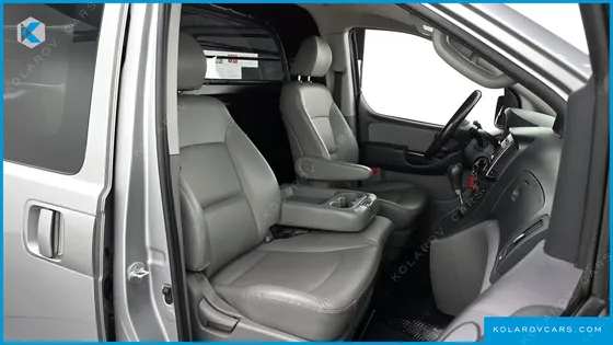 HYUNDAI STAREX 3-SEATER VAN