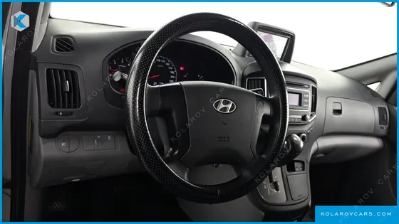 HYUNDAI STAREX 3-SEATER VAN
