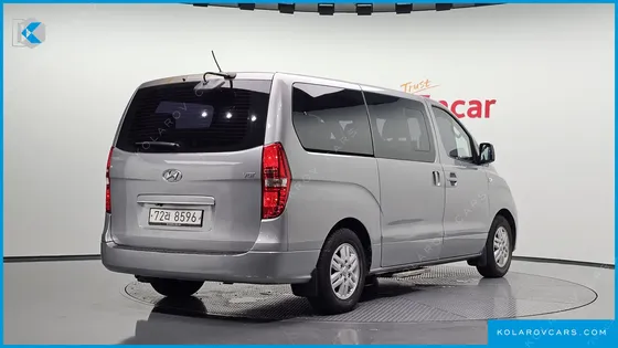 HYUNDAI STAREX 12-SEATER WAGON