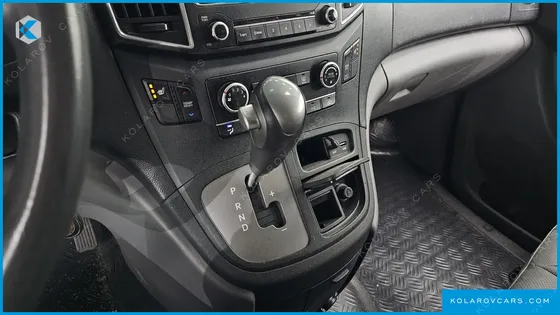 HYUNDAI STAREX 12-SEATER WAGON