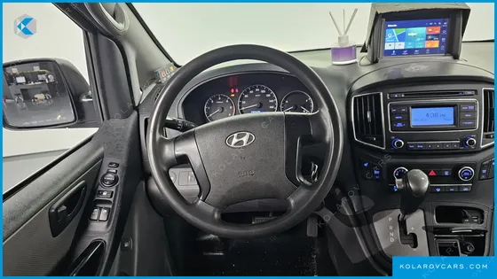 HYUNDAI STAREX 12-SEATER WAGON
