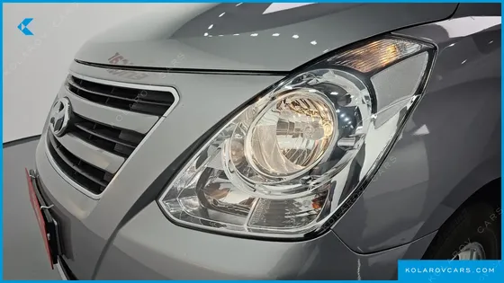HYUNDAI STAREX 12-SEATER WAGON