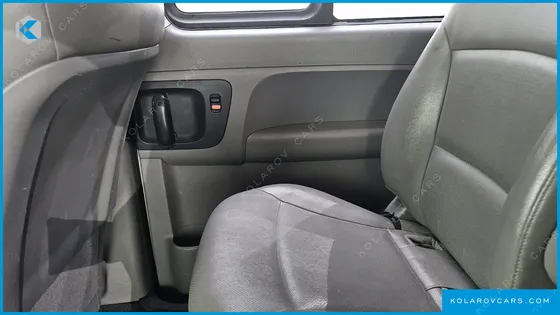 HYUNDAI STAREX 12-SEATER WAGON
