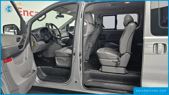 HYUNDAI STAREX 12-SEATER WAGON