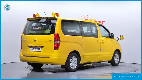 HYUNDAI STAREX GUARD CAR OF CHILDREN