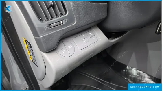 HYUNDAI STAREX 12-SEATER WAGON