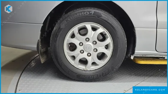 HYUNDAI STAREX 12-SEATER WAGON