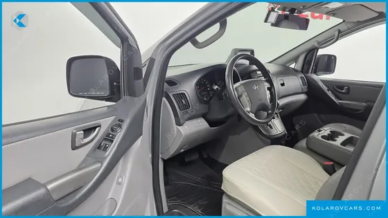 HYUNDAI STAREX 12-SEATER WAGON