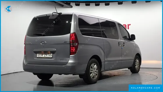 HYUNDAI STAREX 5-SEATER VAN