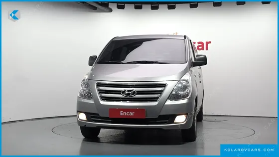 HYUNDAI STAREX 5-SEATER VAN