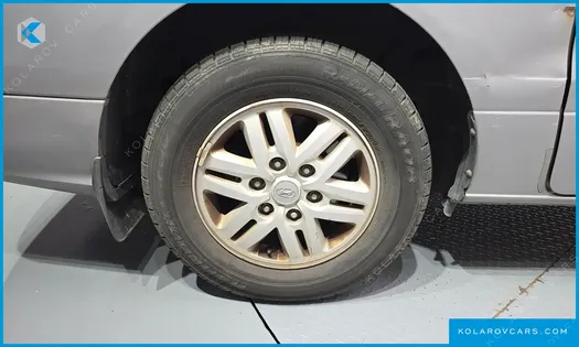 HYUNDAI STAREX 5-SEATER VAN