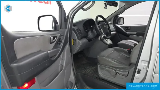 HYUNDAI STAREX 5-SEATER VAN