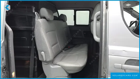 HYUNDAI STAREX 5-SEATER VAN