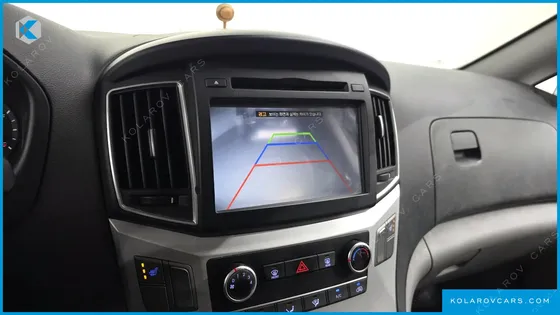 HYUNDAI STAREX 5-SEATER VAN