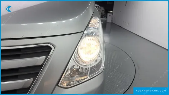 HYUNDAI STAREX 5-SEATER VAN