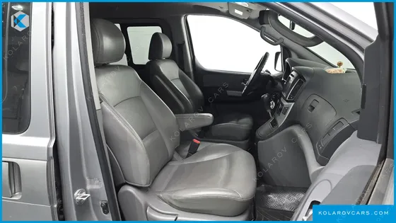 HYUNDAI STAREX 5-SEATER VAN
