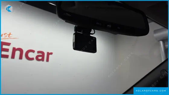 HYUNDAI STAREX 5-SEATER VAN