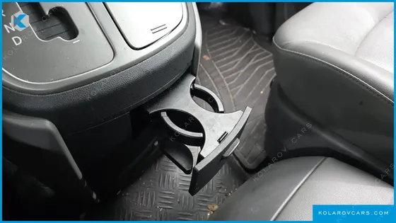 HYUNDAI STAREX 5-SEATER VAN