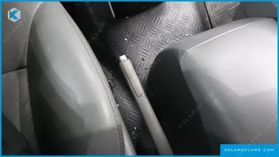 HYUNDAI STAREX 5-SEATER VAN