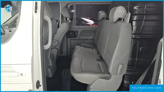 HYUNDAI STAREX 5-SEATER VAN