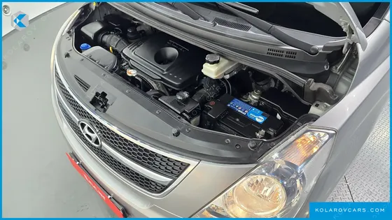 HYUNDAI STAREX 12-SEATER WAGON