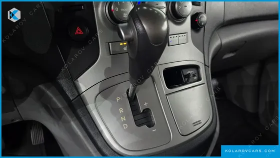HYUNDAI STAREX 12-SEATER WAGON