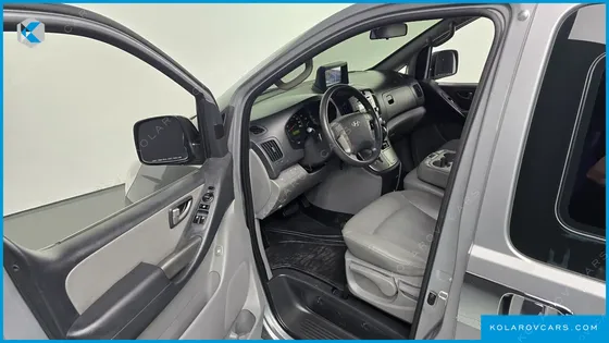 HYUNDAI STAREX 12-SEATER WAGON