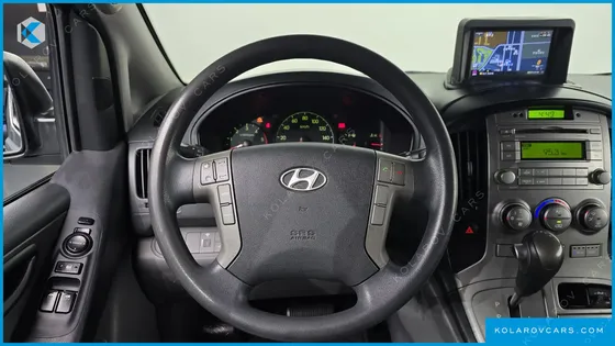HYUNDAI STAREX 12-SEATER WAGON