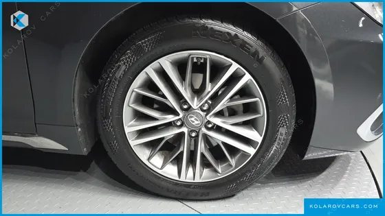 HYUNDAI GRANDEUR 2.4 MODERN BASIC (RENTAL CAR)