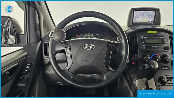 HYUNDAI STAREX 4WD 12-SEATER WAGON