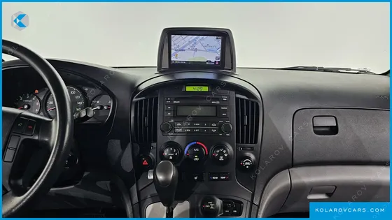 HYUNDAI STAREX 4WD 12-SEATER WAGON