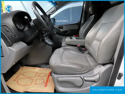 HYUNDAI STAREX 3-SEATER VAN