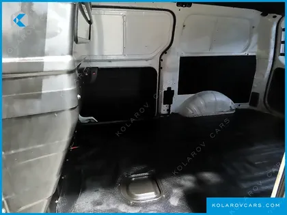 HYUNDAI STAREX 3-SEATER VAN