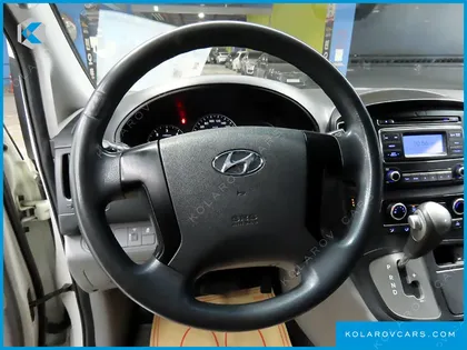 HYUNDAI STAREX 3-SEATER VAN