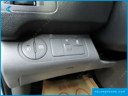 HYUNDAI STAREX 3-SEATER VAN